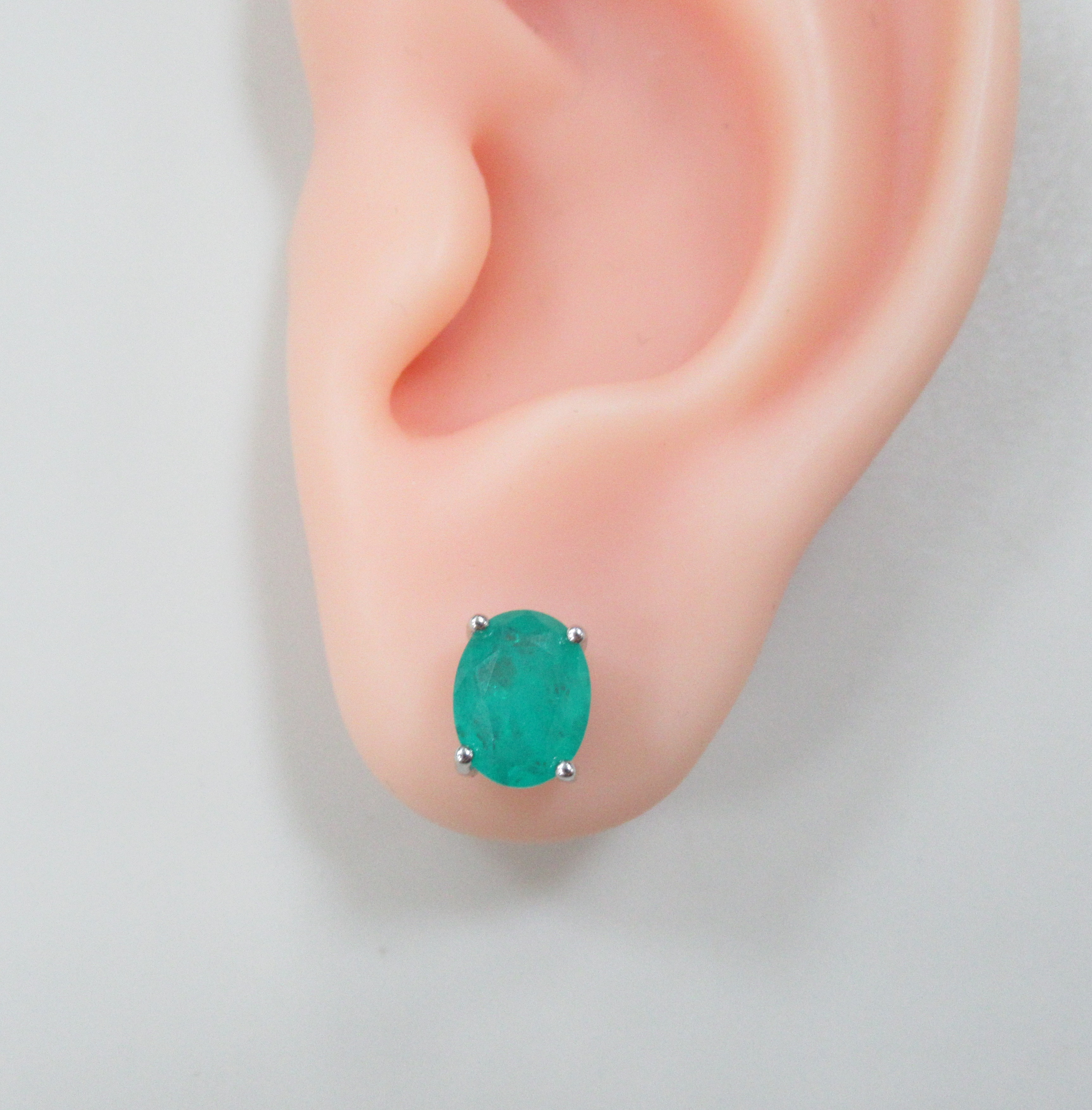 Серебряные серьги-пусеты с алпанитами